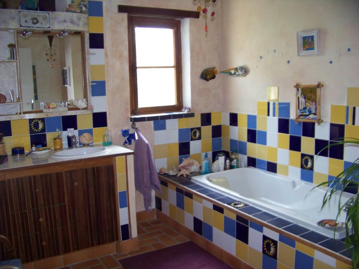 Grande Maison Atypique Le Burgaud Екстериор снимка